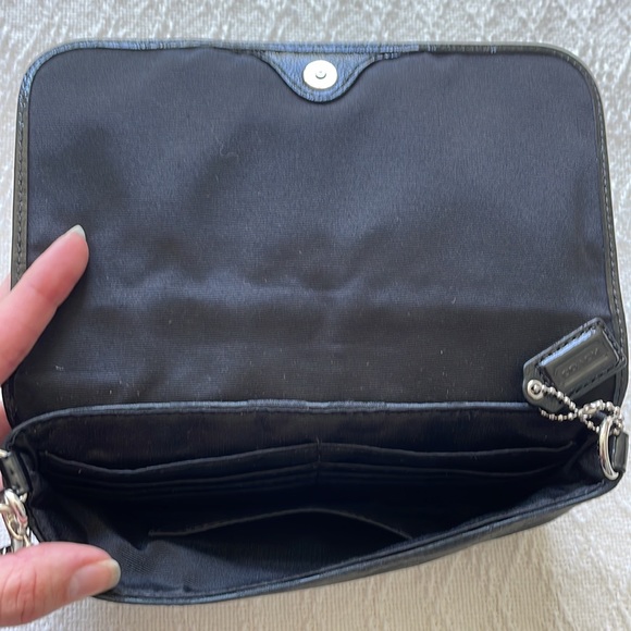 Coach wristlet - Picture 3 of 3